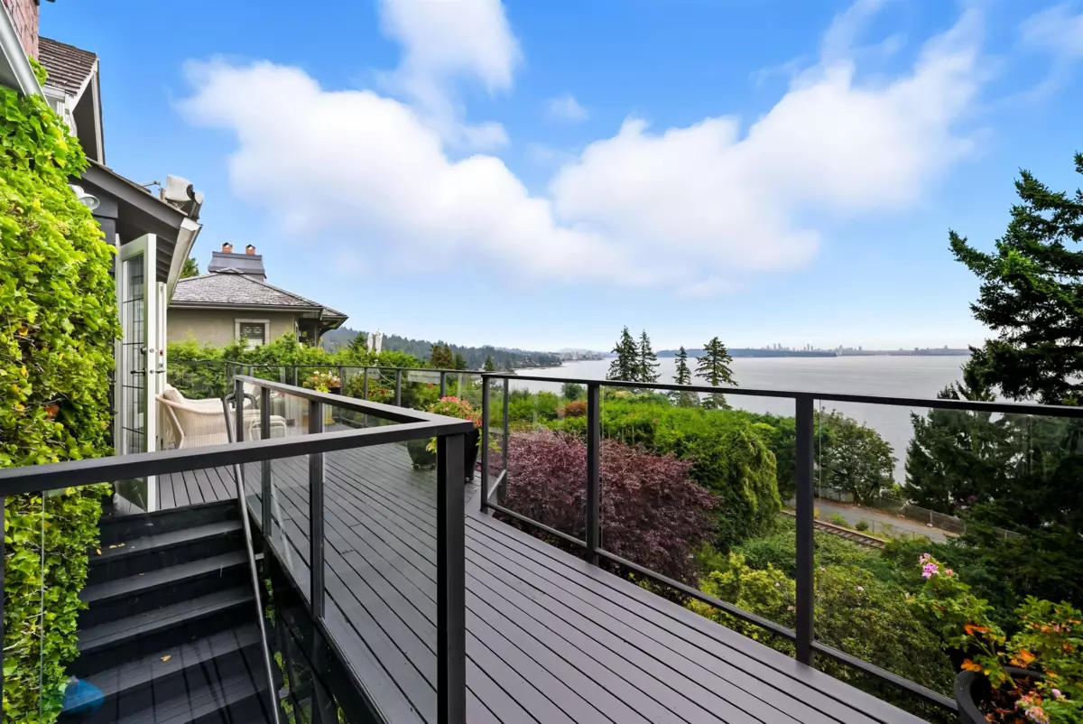 Outdoor Deck Photo of 3654 Creery Avenue, West Vancouver, BC