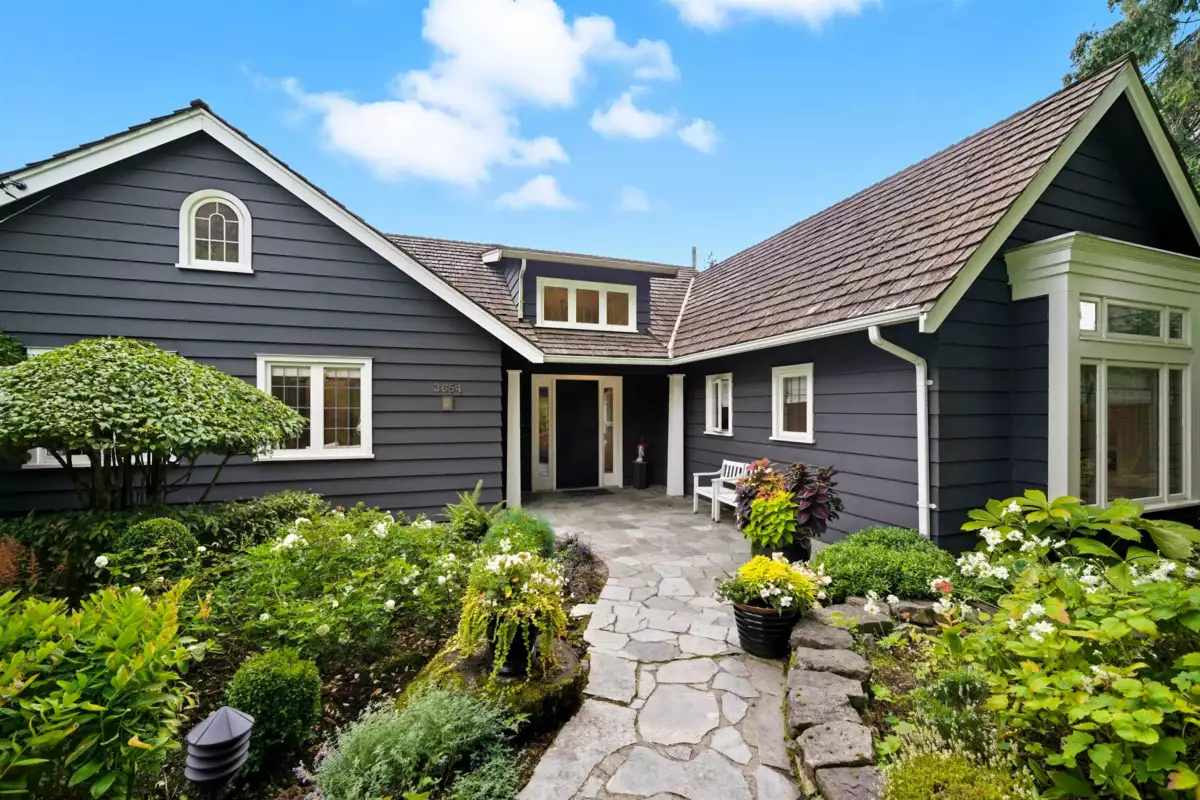 Swimming Pool Photo of 3654 Creery Avenue, West Vancouver, BC