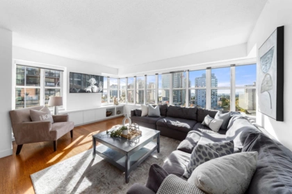 804 1555 Eastern Avenue, North Vancouver, BC, North Vancouver — Apartment/Condo for sale