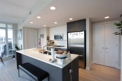 402 2008 Rosser Avenue, Burnaby, BC, Burnaby — Apartment/Condo for sale