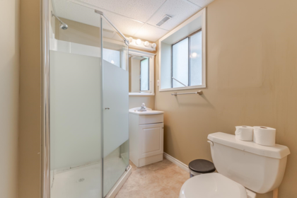 Hallway Photo of 6457 Summit Crescent, Delta, BC