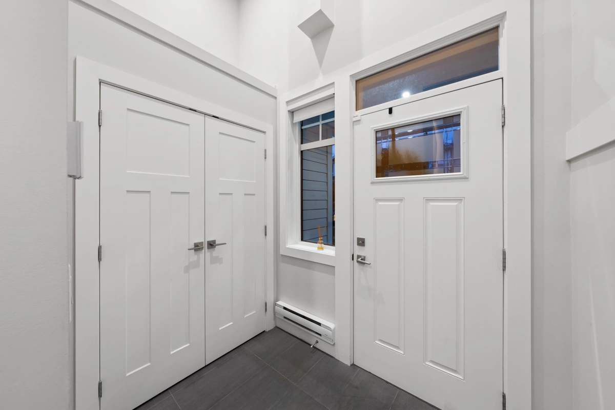 Mudroom Photo of 33 189 Wood Street, New Westminster, BC