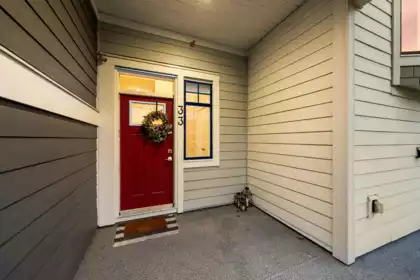 Entry Foyer Photo of 33 189 Wood Street, New Westminster, BC