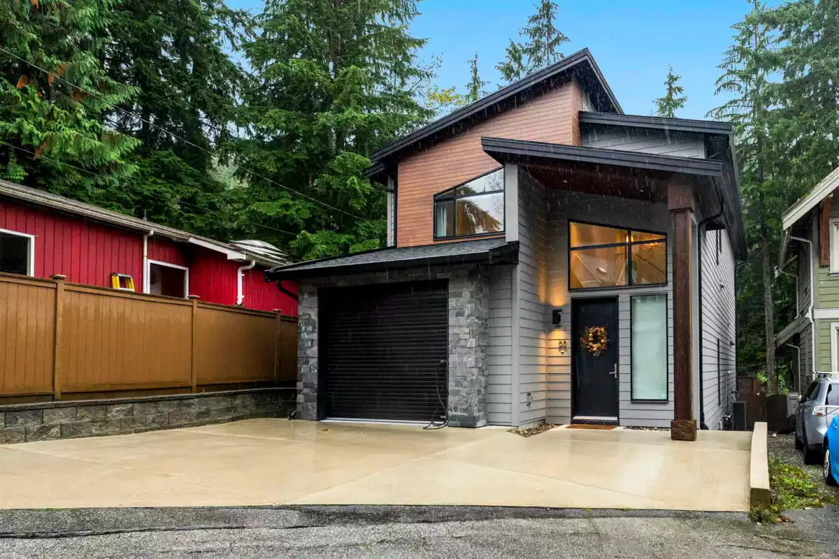 Community Amenities Photo (Clubhouse) of 22 3295 Sunnyside Road, Anmore, BC