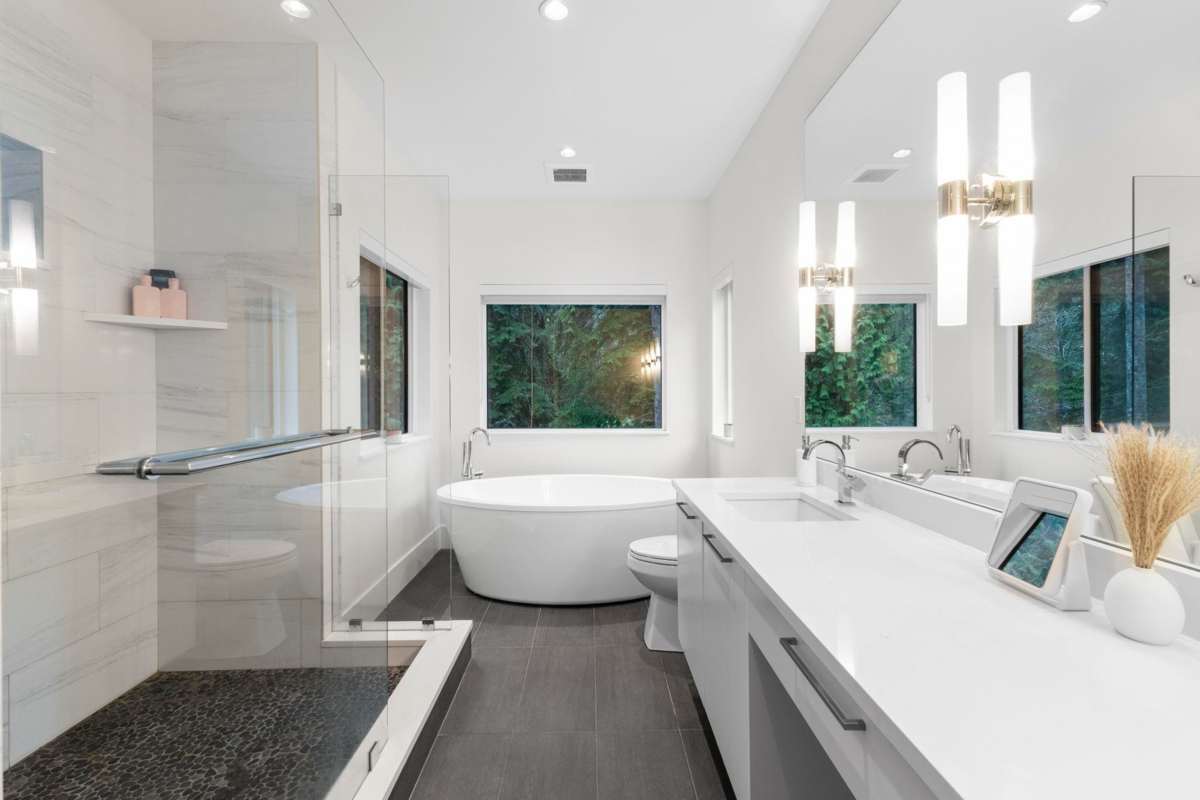 Guest Bathroom Photo of 22 3295 Sunnyside Road, Anmore, BC