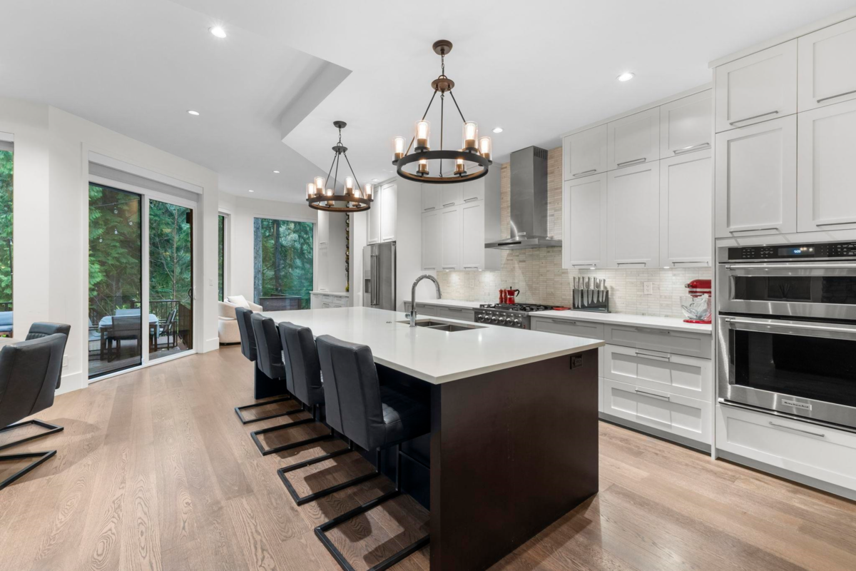 Kitchen Island Photo of 22 3295 Sunnyside Road, Anmore, BC