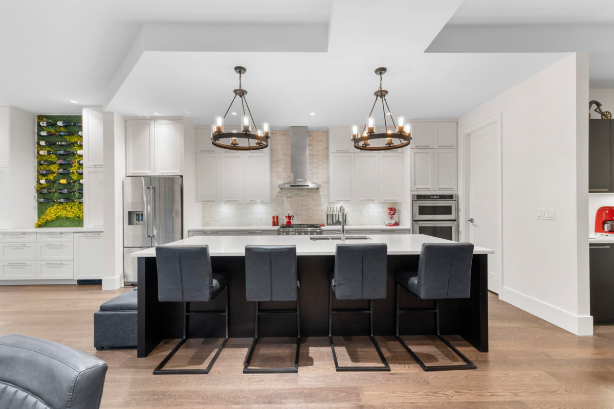 Kitchen Photo of 22 3295 Sunnyside Road, Anmore, BC