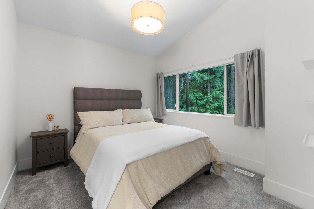 Mudroom Photo of 22 3295 Sunnyside Road, Anmore, BC