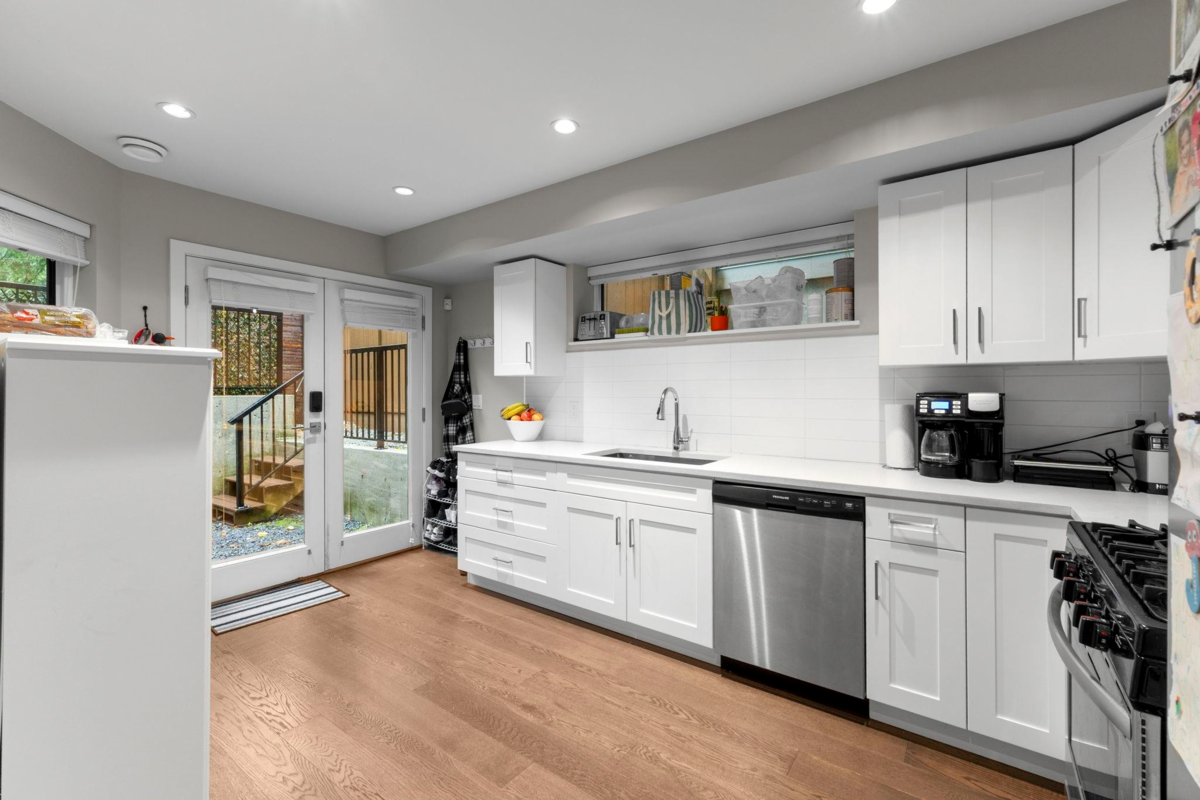 Outdoor Patio Photo of 22 3295 Sunnyside Road, Anmore, BC