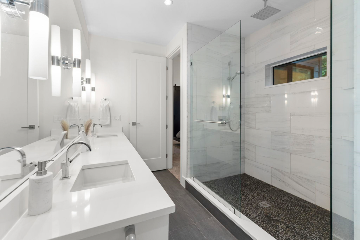 Powder Room Photo of 22 3295 Sunnyside Road, Anmore, BC