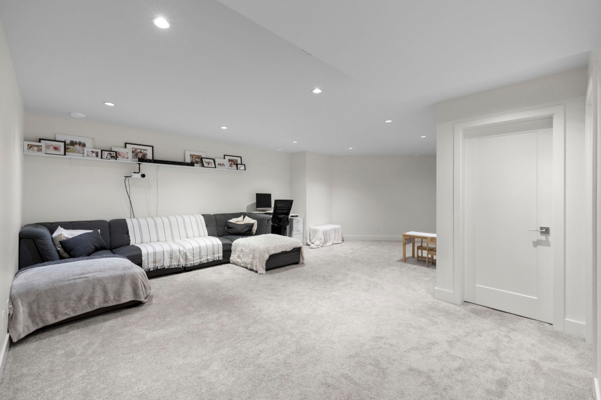 Staircase Photo of 22 3295 Sunnyside Road, Anmore, BC