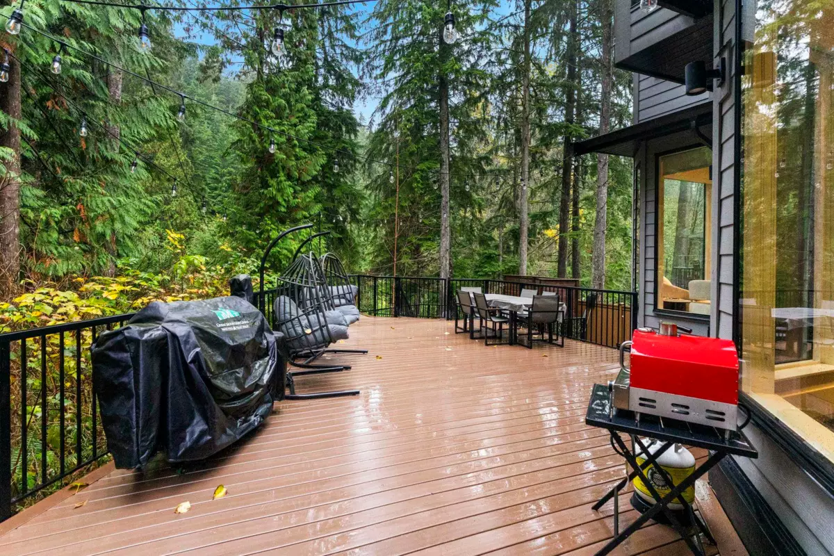 Swimming Pool Photo of 22 3295 Sunnyside Road, Anmore, BC