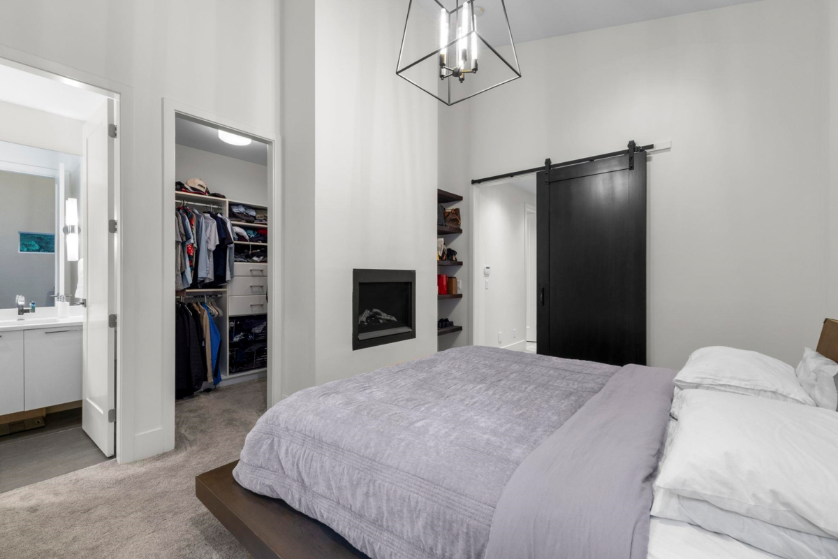 Walk-In Closet Photo of 22 3295 Sunnyside Road, Anmore, BC