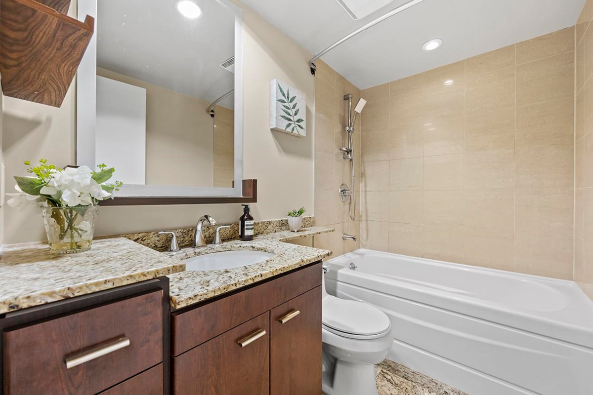 Breakfast Nook Photo of 2606 583 Beach Crescent, Vancouver, BC