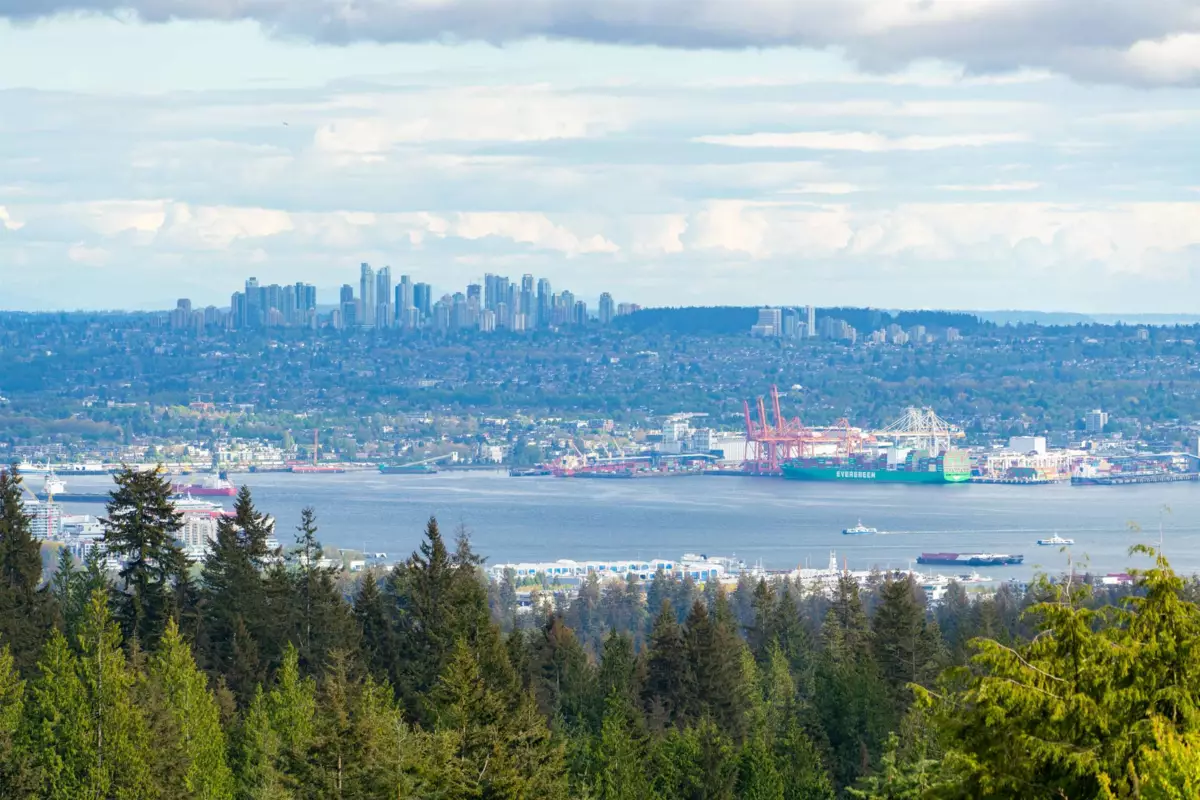 Staircase Photo of 705 St. Andrews Road, West Vancouver, BC