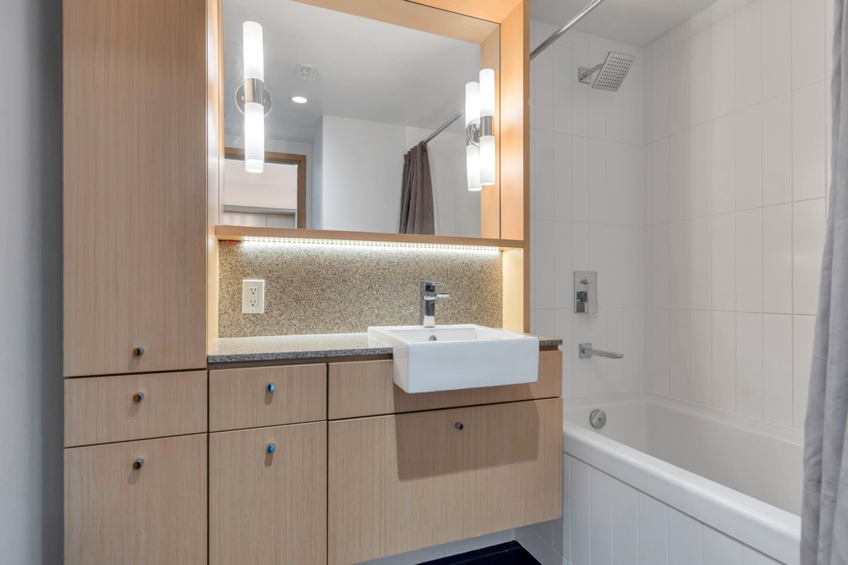 Guest Bathroom Photo of 1607 13495 Central Avenue, Surrey, BC