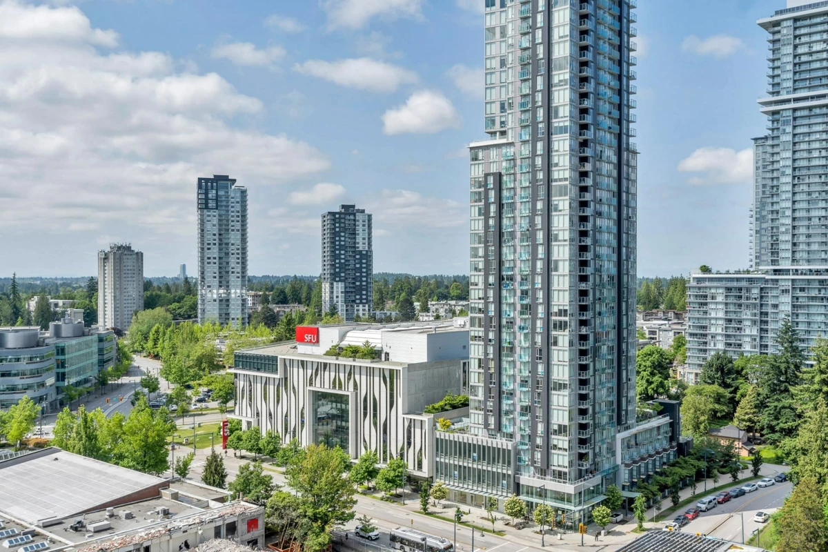 Hallway Photo of 1607 13495 Central Avenue, Surrey, BC