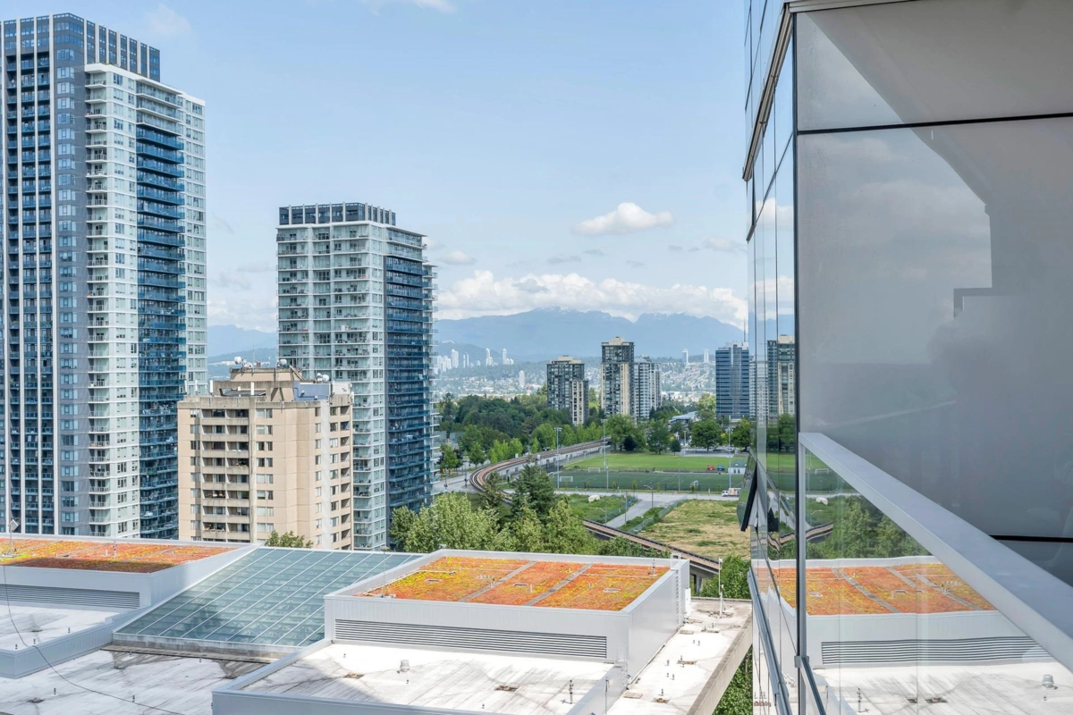 Mudroom Photo of 1607 13495 Central Avenue, Surrey, BC