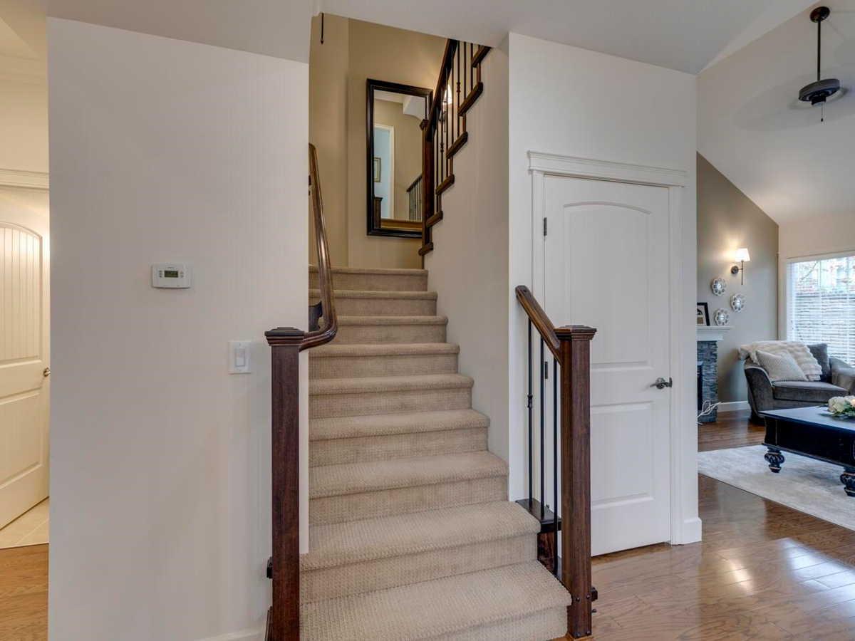 Entry Foyer Photo of 11 32792 Lightbody Court, Mission, BC