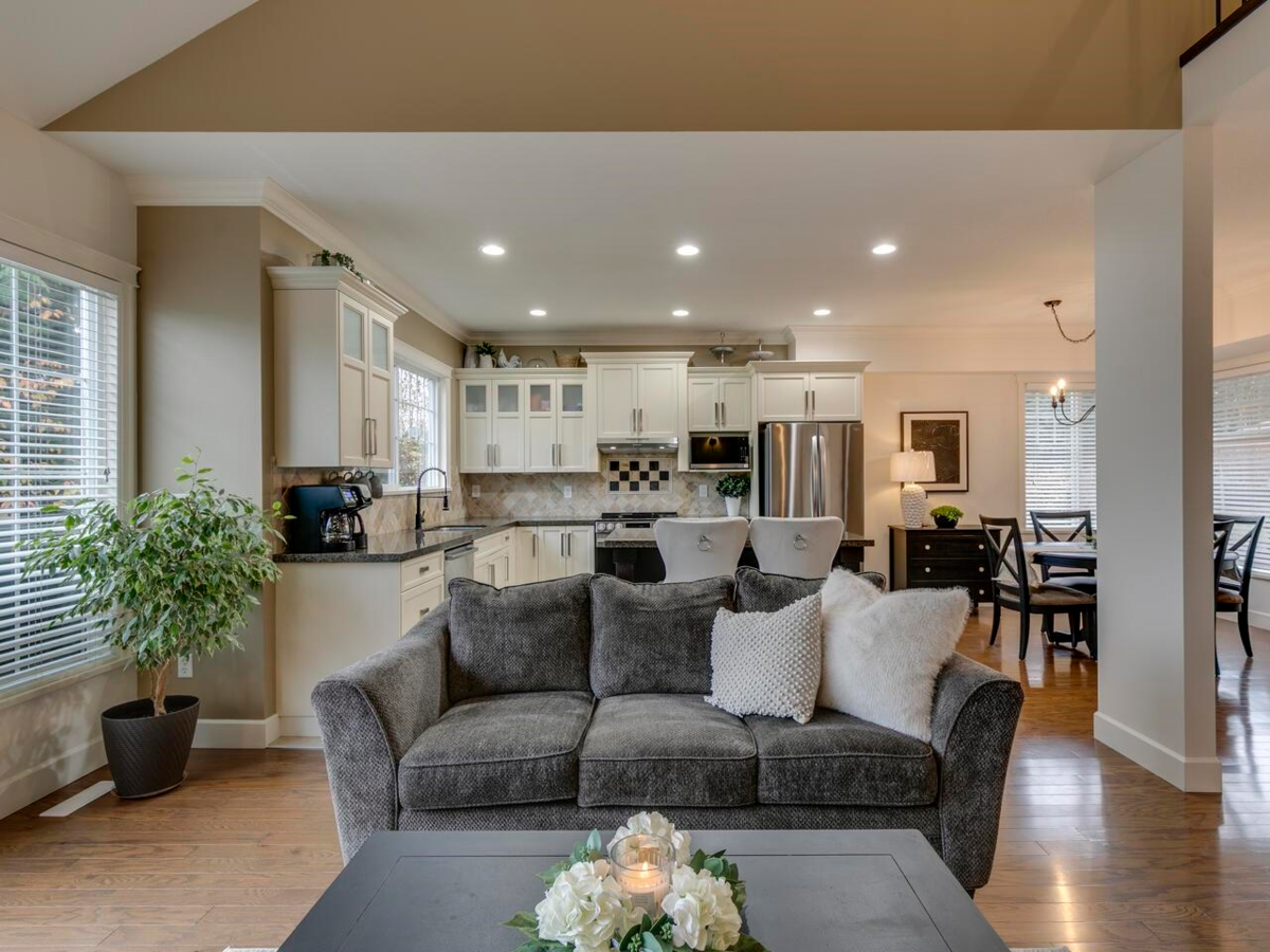 Kitchen Island Photo of 11 32792 Lightbody Court, Mission, BC