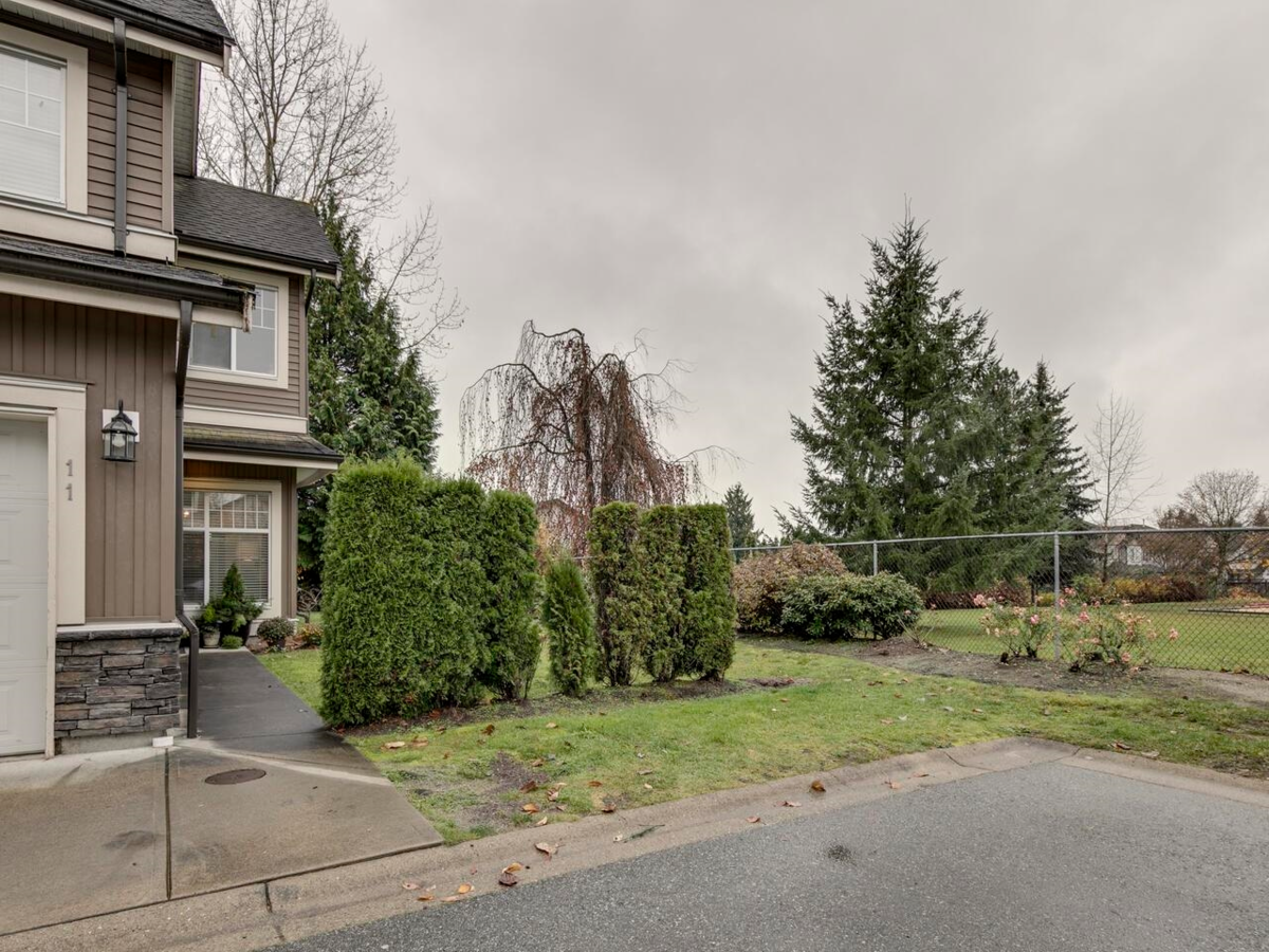 Living Room Photo of 11 32792 Lightbody Court, Mission, BC