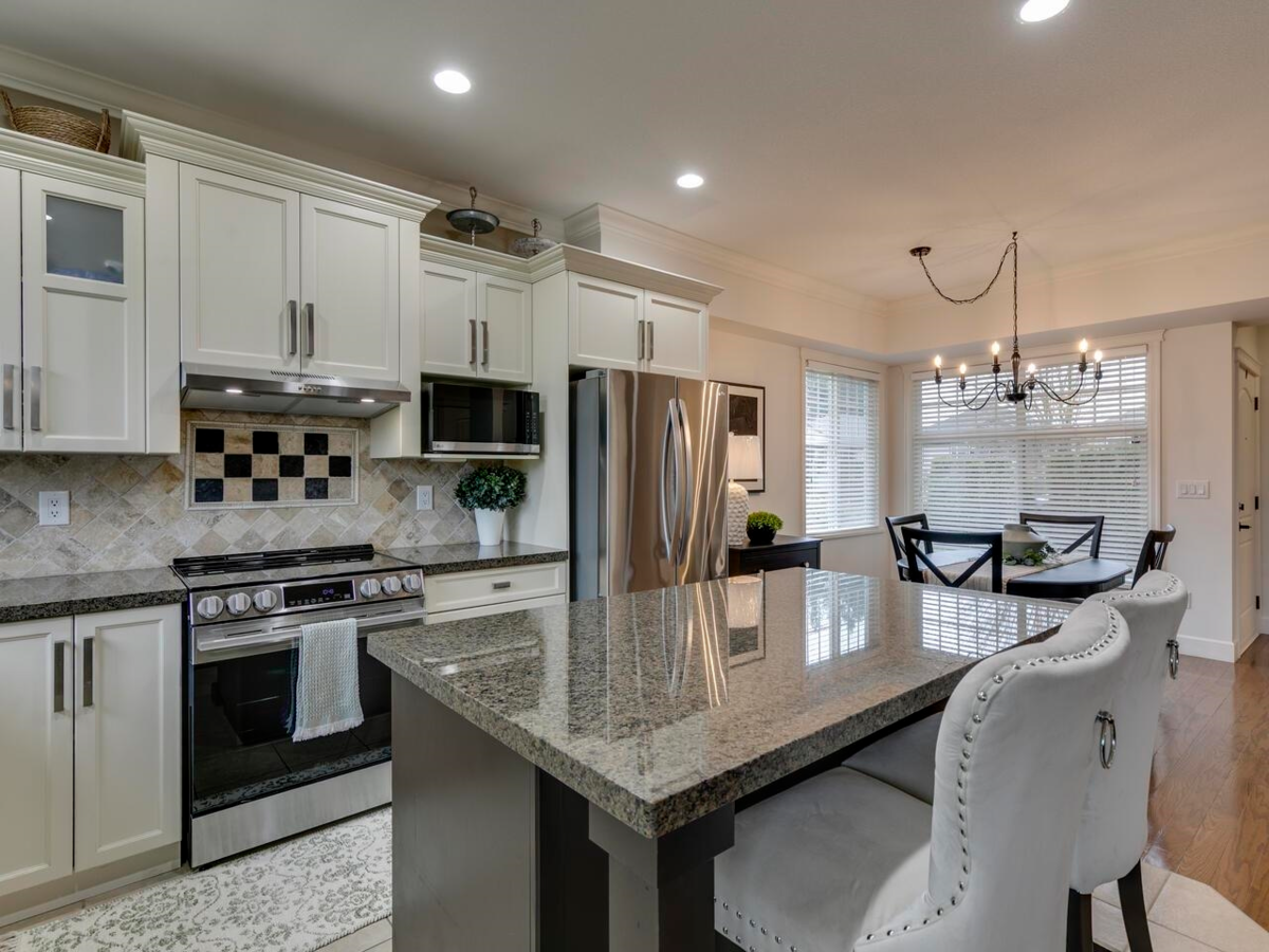 Primary Bathroom Photo of 11 32792 Lightbody Court, Mission, BC
