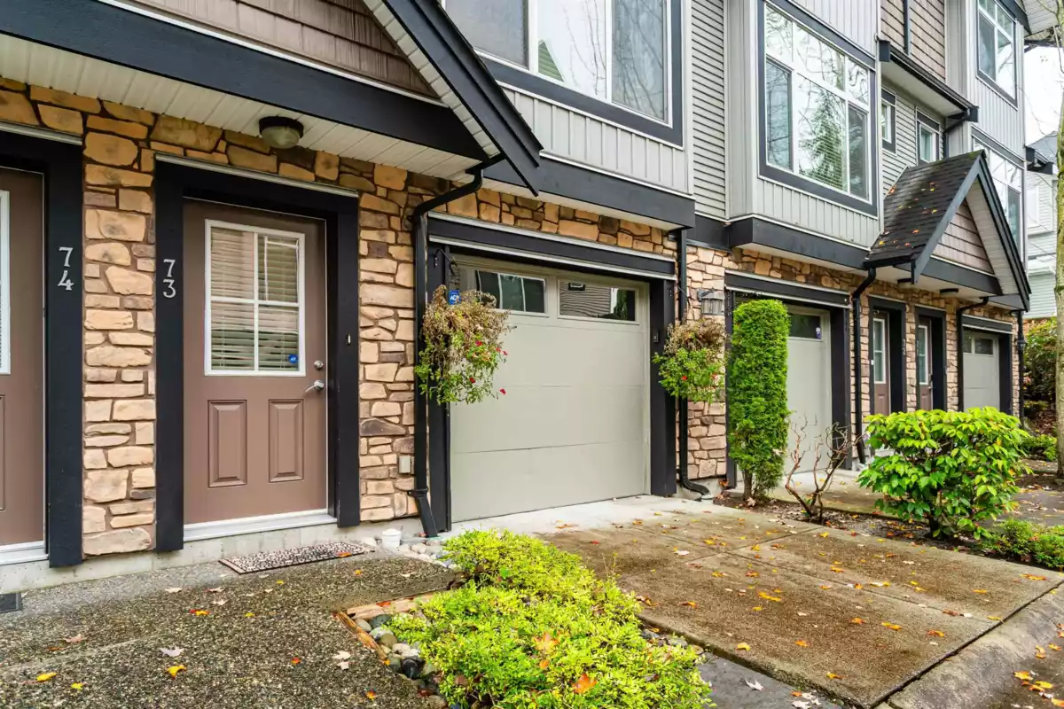 Living Room Photo of 73 6299 144 Street, Surrey, BC