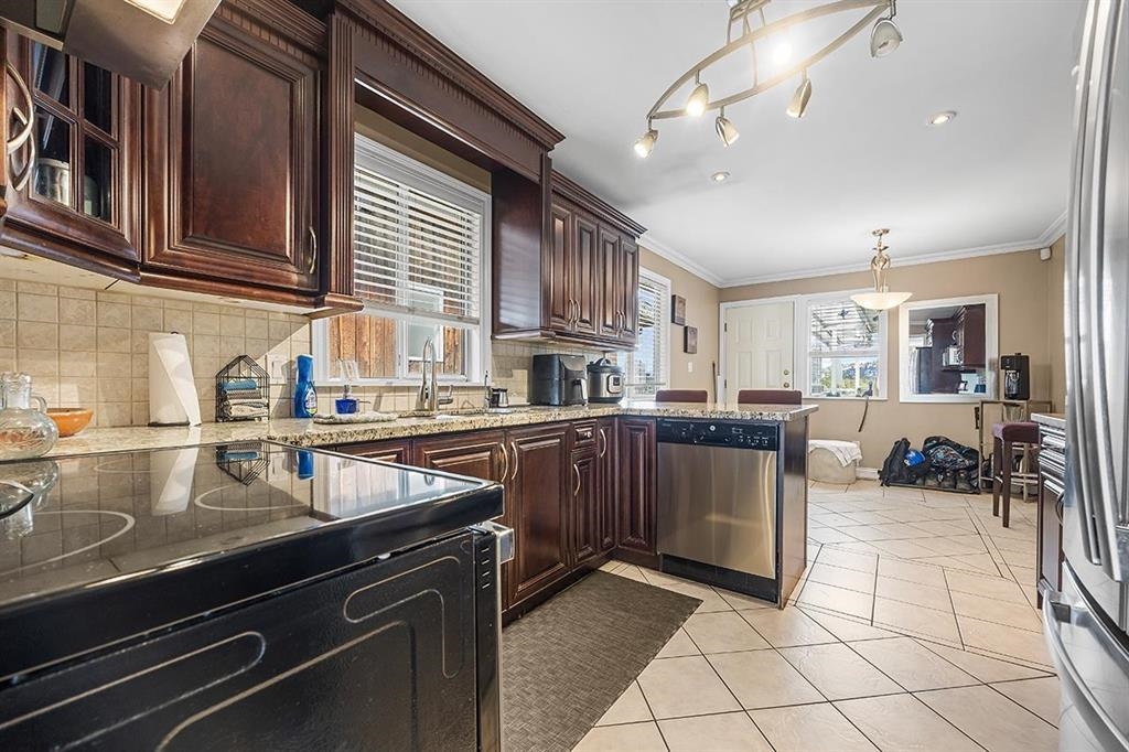 Kitchen Photo of 5453 Norfolk Street, Burnaby, BC