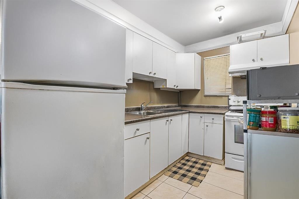 Powder Room Photo of 5453 Norfolk Street, Burnaby, BC