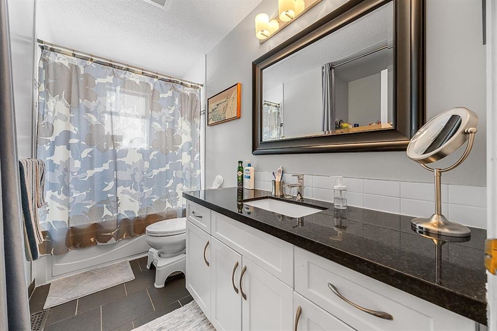 Walk-In Closet Photo of 5453 Norfolk Street, Burnaby, BC