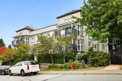 301 106 W Kings Road, North Vancouver, BC