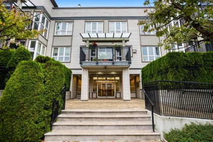 301 106 W Kings Road, North Vancouver, BC