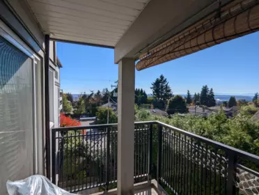 Garden / Landscaping Photo of 301 106 W Kings Road, North Vancouver, BC