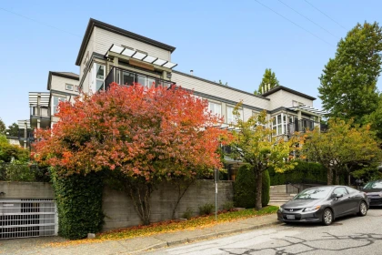 301 106 W Kings Road, North Vancouver, BC
