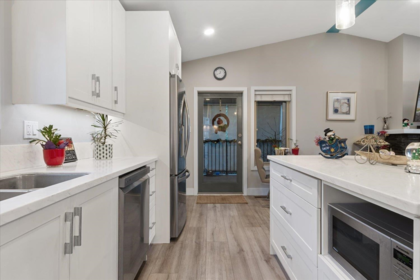 Entry Foyer Photo of 60 53480 Bridal Falls Road, Rosedale, BC