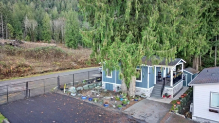 Hot Tub / Spa Photo of 60 53480 Bridal Falls Road, Rosedale, BC