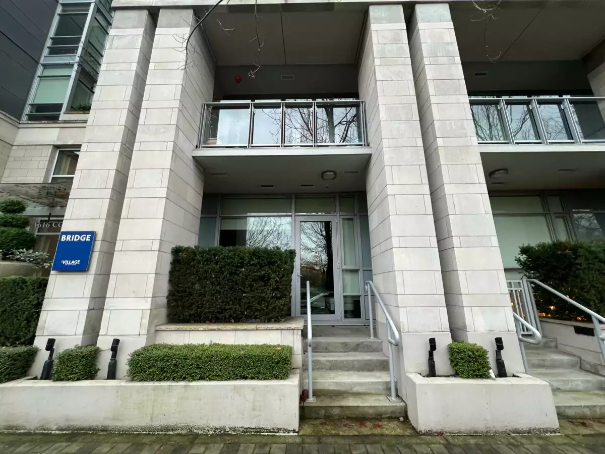 Guest Bathroom Photo of 1618 Columbia Street, Vancouver, BC