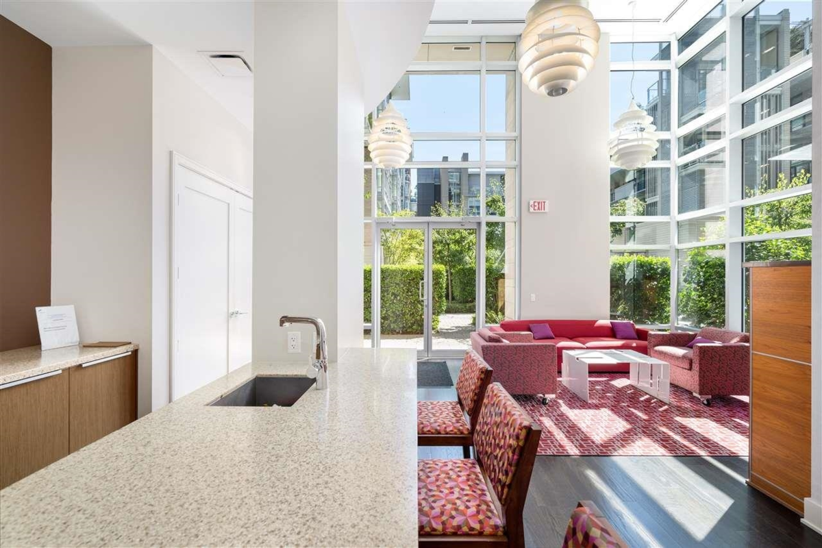 Laundry Room Photo of 1618 Columbia Street, Vancouver, BC