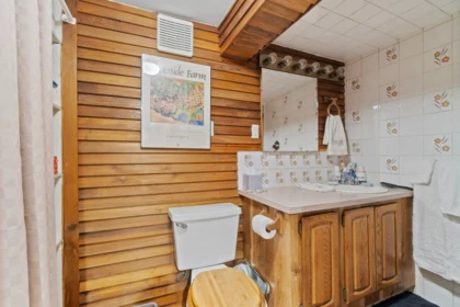 Primary Bedroom Photo of 570 Colby Street, New Westminster, BC