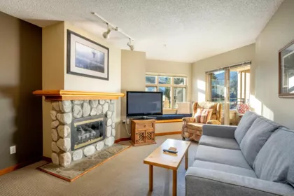 322 2050 Lake Placid Road, Whistler, BC, Whistler — Apartment/Condo for sale