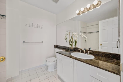 Powder Room Photo of 2201 6521 Bonsor Avenue, Burnaby, BC