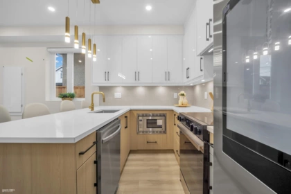 4 1577 E 58th Avenue, Vancouver, BC