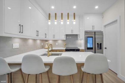 Kitchen Photo of 4 1577 E 58th Avenue, Vancouver, BC