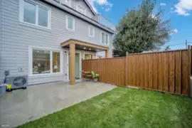 4 1577 E 58th Avenue, Vancouver, BC