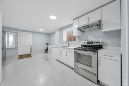 Mudroom Photo of 1362 E 60th Avenue, Vancouver, BC
