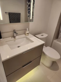 Primary Bathroom Photo of 1002 1401 Hunter Street, North Vancouver, BC