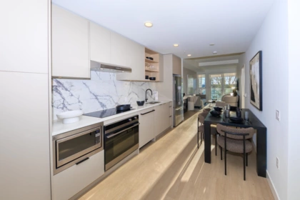358 422 E 3rd Street, North Vancouver, BC