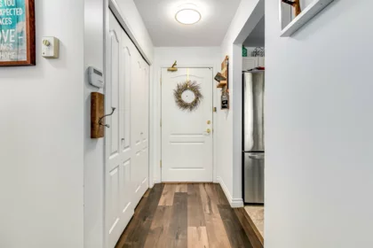 Basement Recreation Room Photo of 423 2551 Parkview Lane, Port Coquitlam, BC