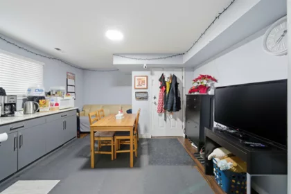 Basement Recreation Room Photo of 154 E 64th Avenue, Vancouver, BC