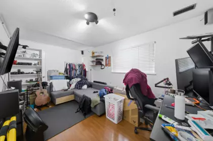 Garage Interior Photo of 154 E 64th Avenue, Vancouver, BC